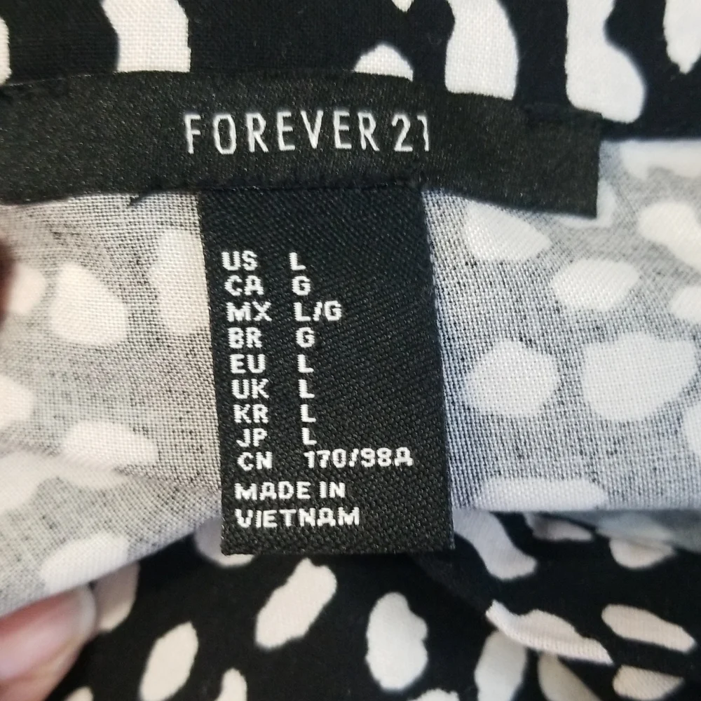 Forever 21 Black and White Printed Dress - Picture 8 of 9